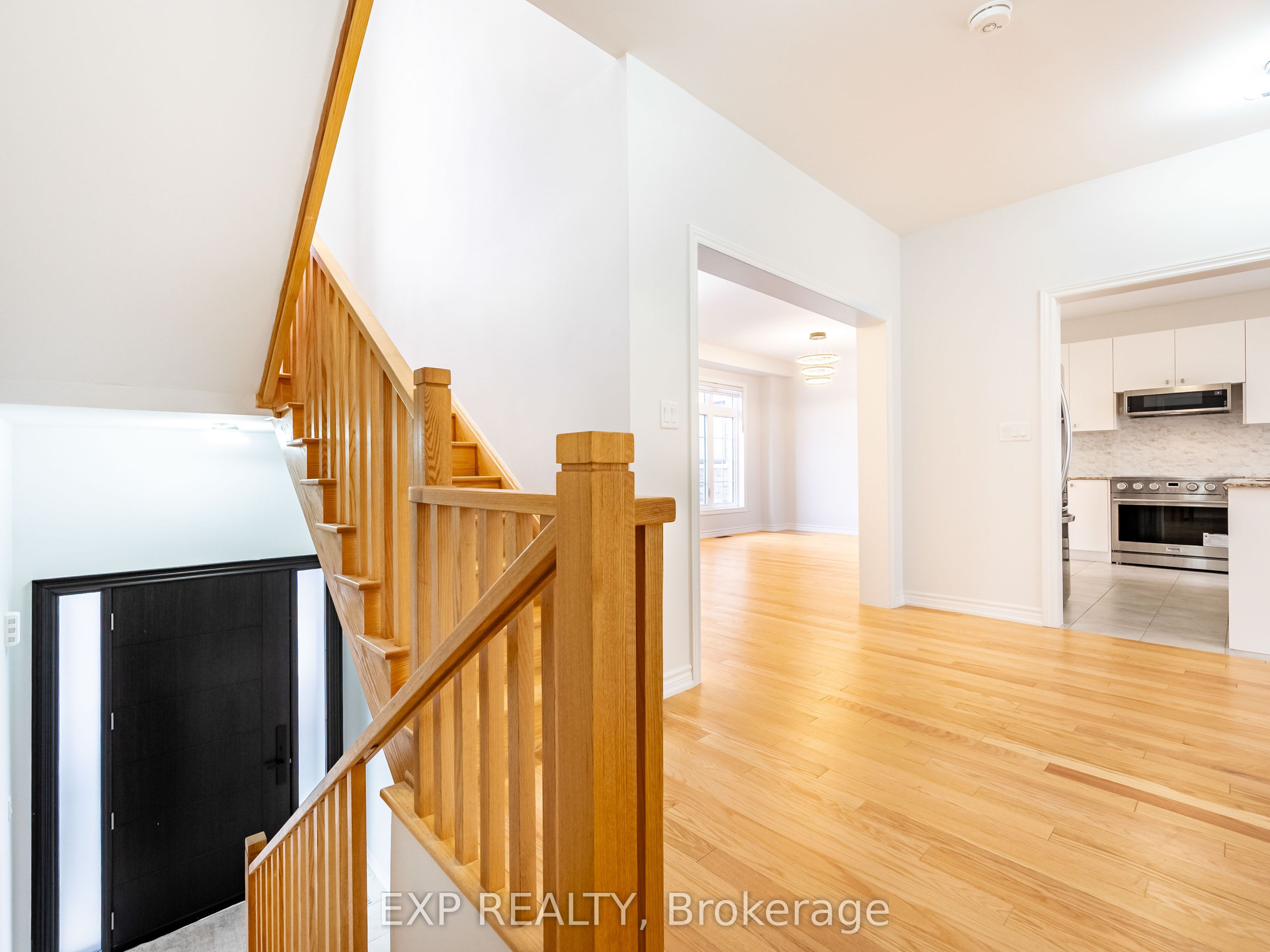 51 Ahchie Court, Vaughan, ON L6A 5E5