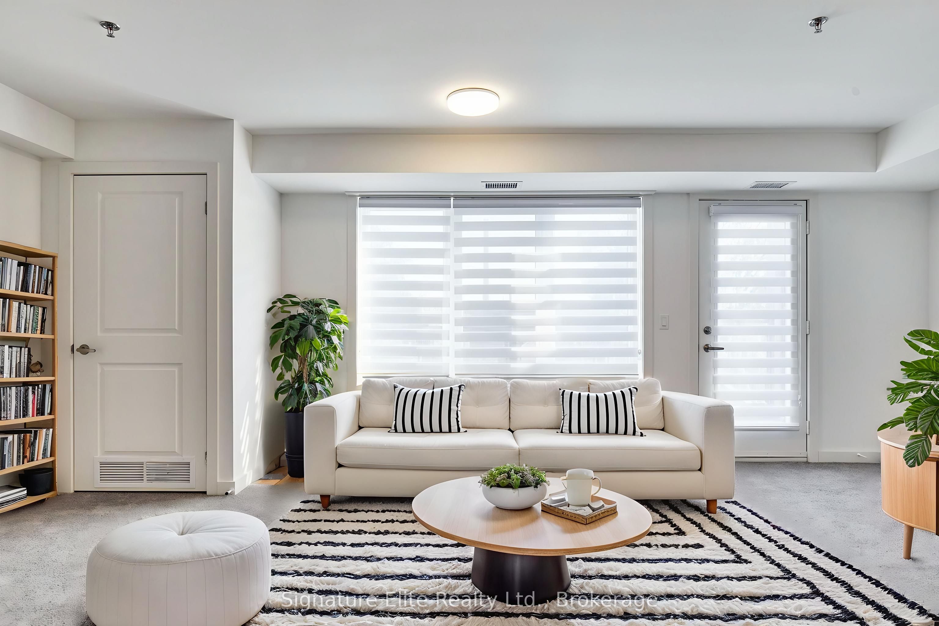 45 Connaught Avenue 402, Toronto E01, ON M4L 2V8