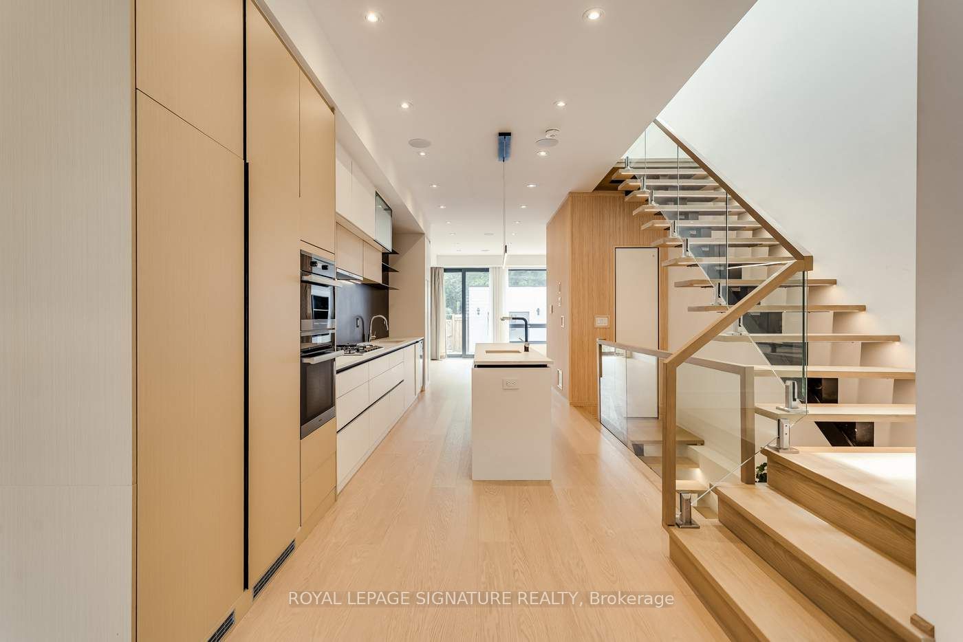 511 Woburn Avenue, Toronto, ON M5M 1L8