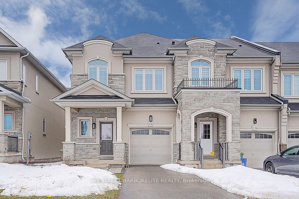 126 Mosaic Drive, Hamilton, ON L8B 1W4