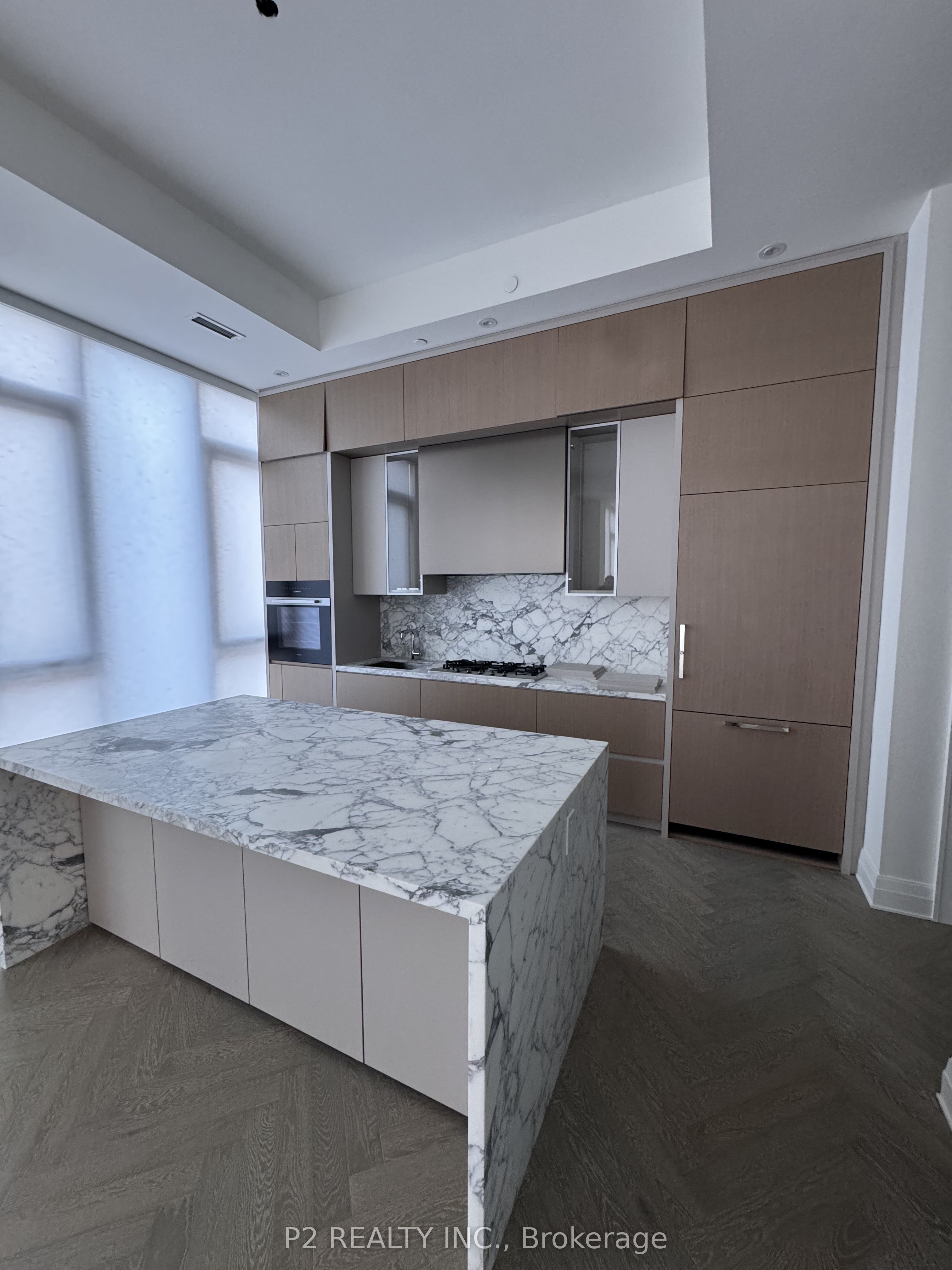 2 Forest Hill Road 102, Toronto, ON M4V 2L3