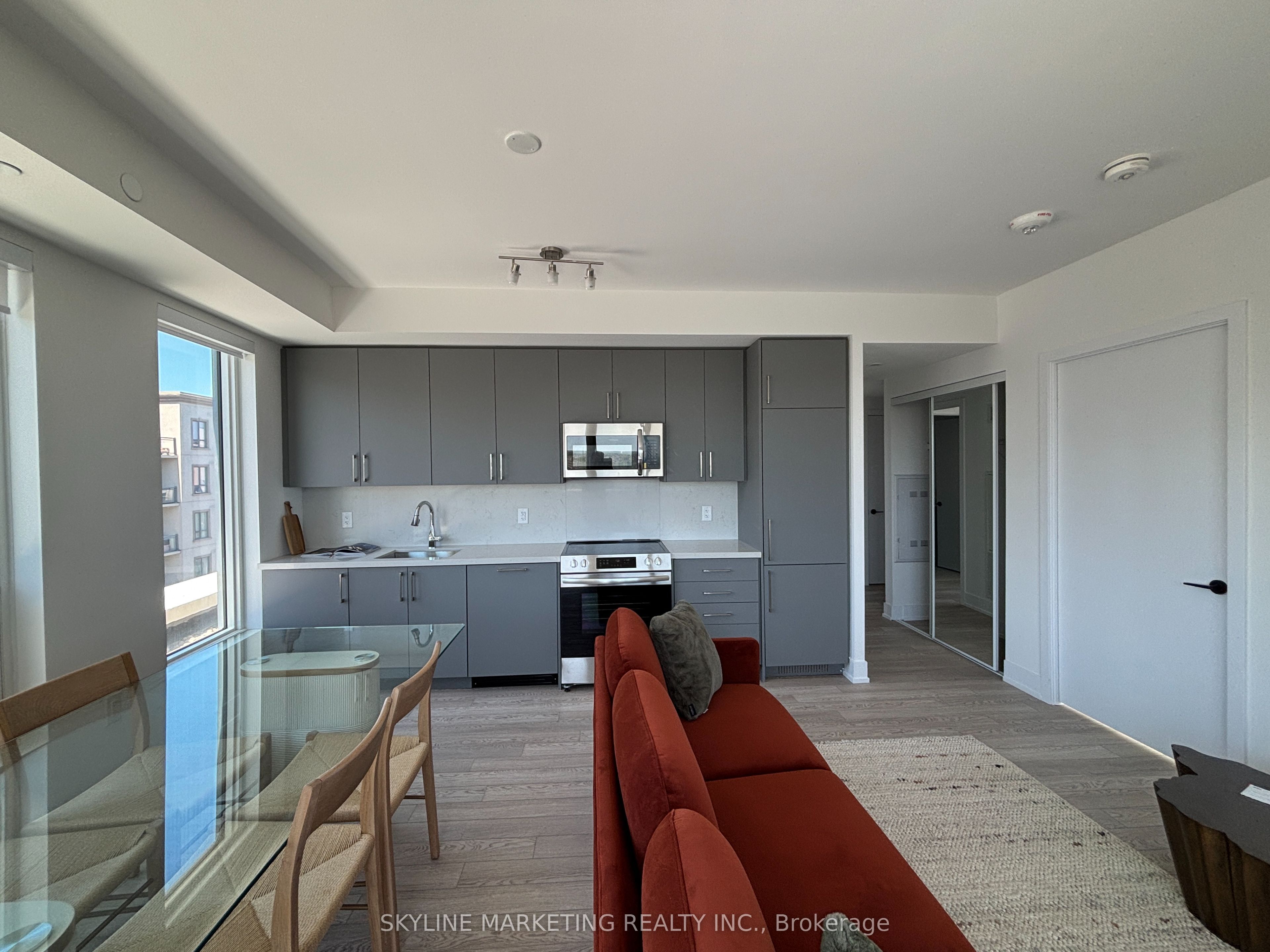 2450 Old Bronte Road 733, Oakville, ON L6M 5P6