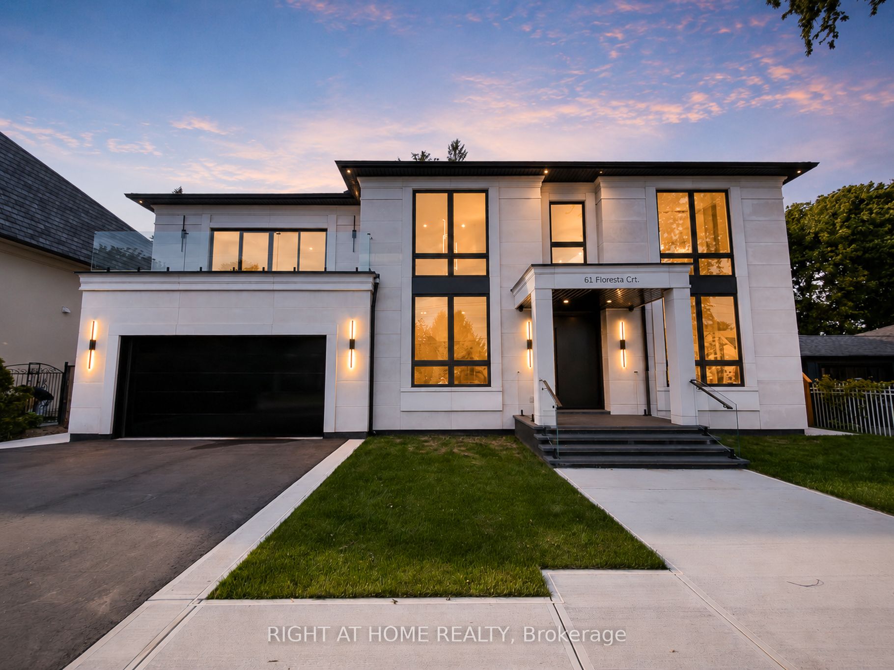 61 Floresta Court, Hamilton, ON L9G 1R6