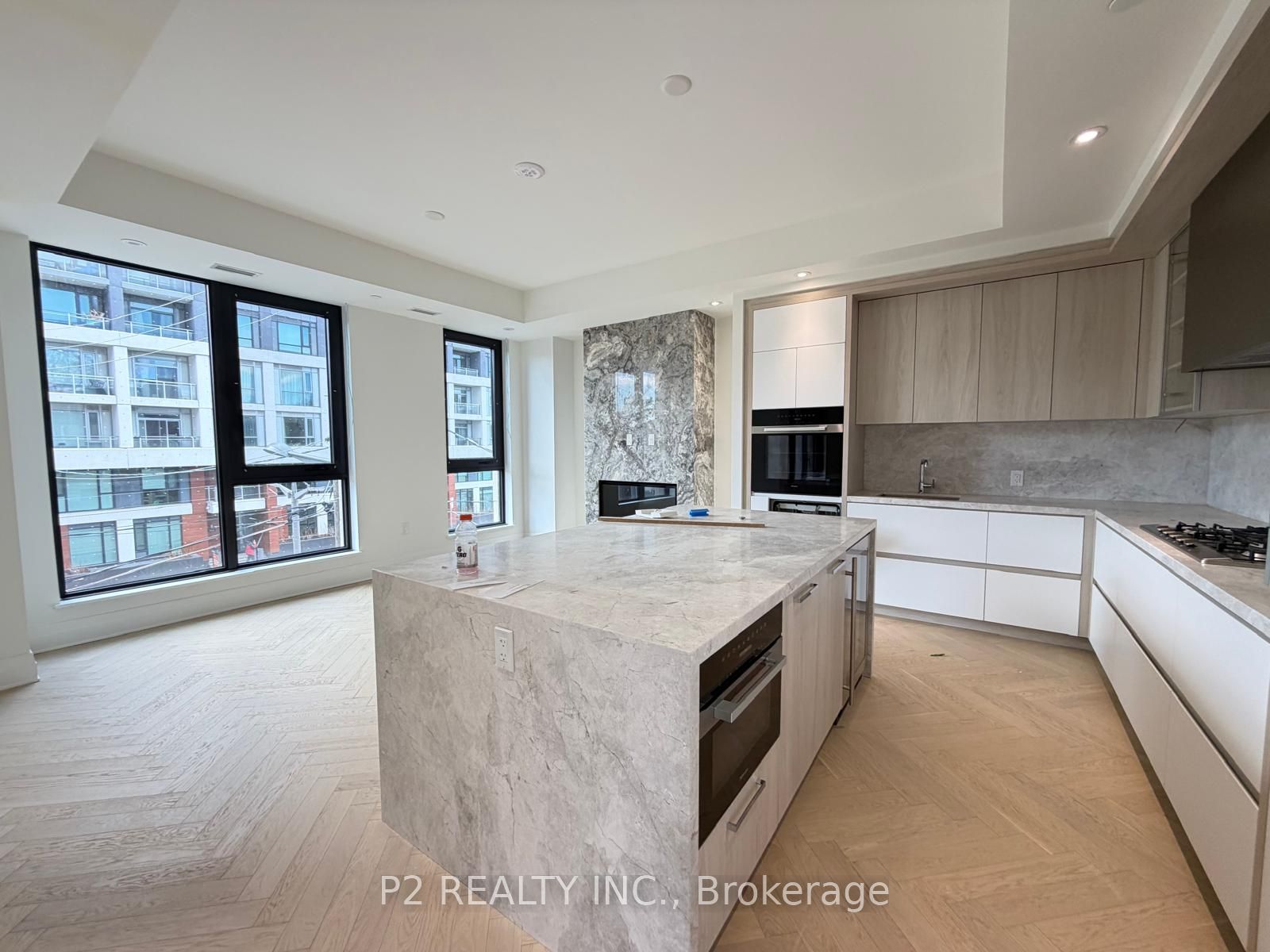 2 Forest Hill Road 311, Toronto, ON M4V 2L3