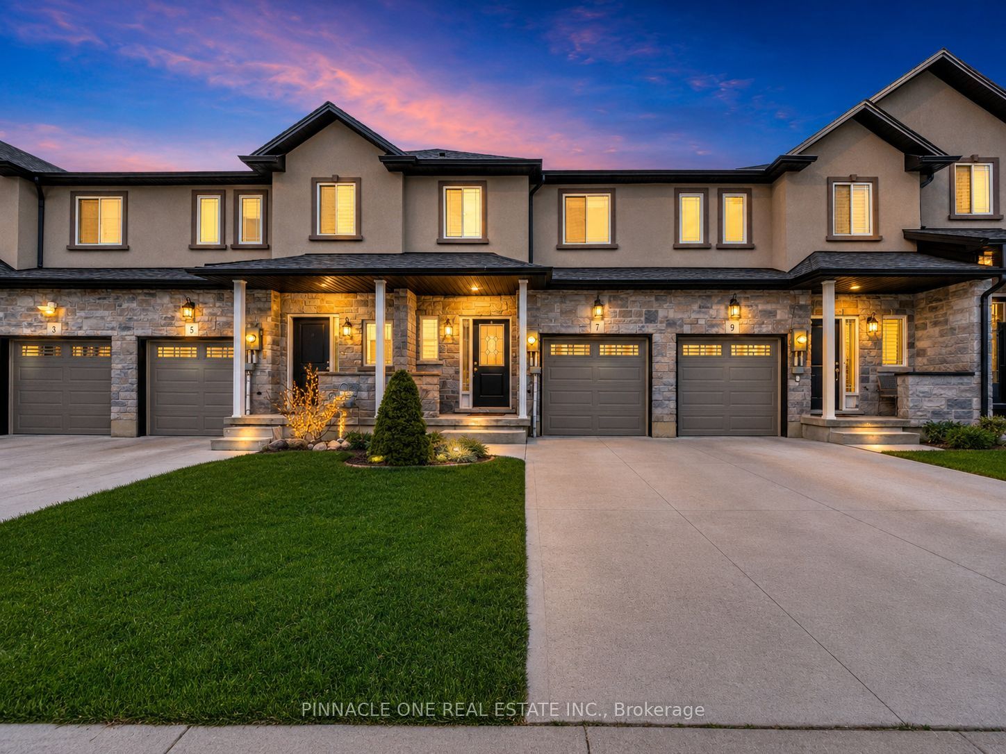 7 Mistywood Drive, Hamilton, ON L8J 2N6
