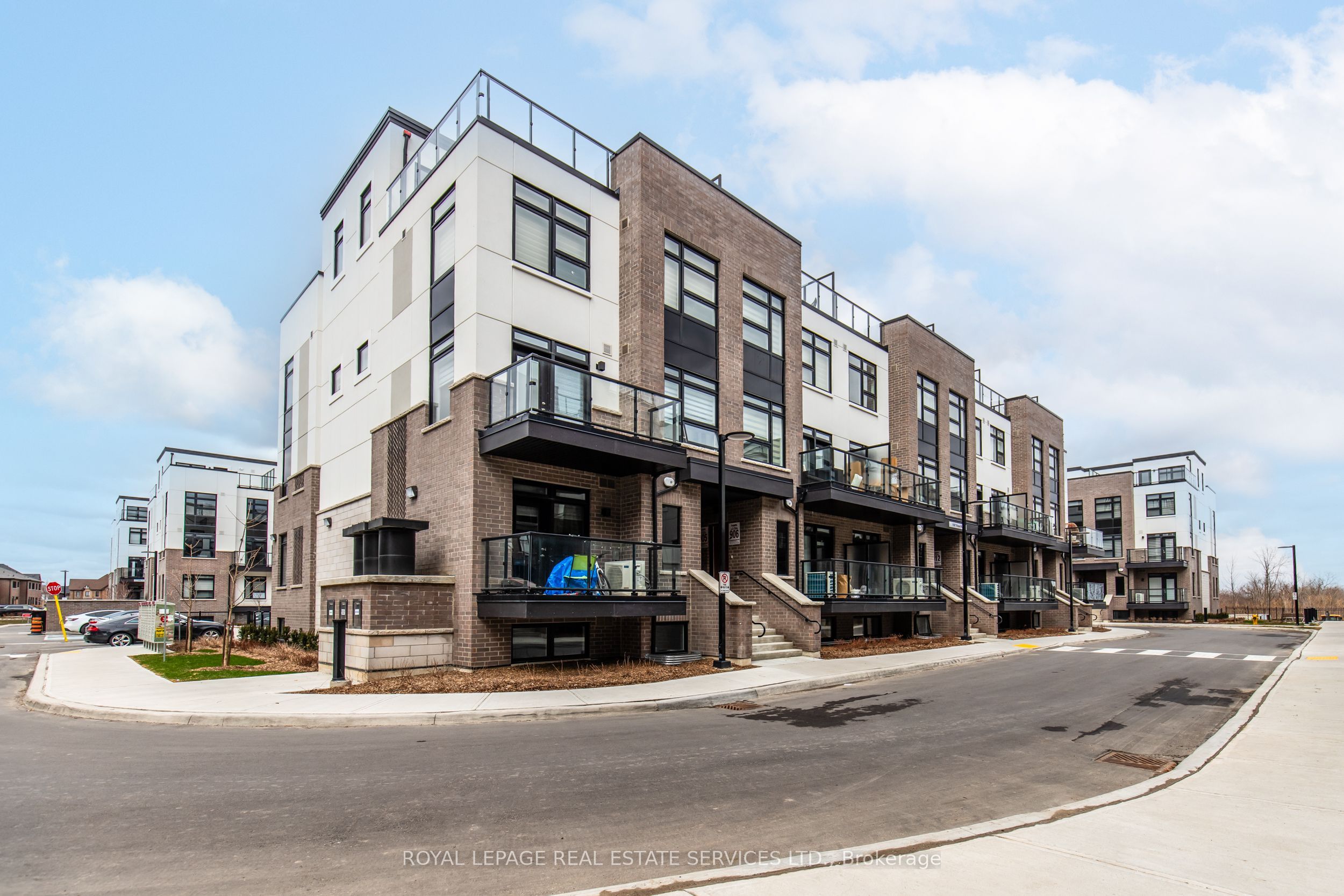 1597 Rose Way 107, Milton, ON L9E 1N4